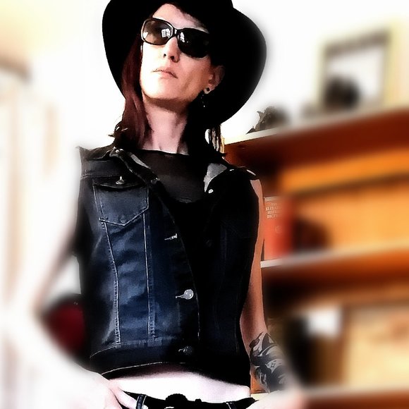 Meet your Posher, Diana - Picture 4 of 5